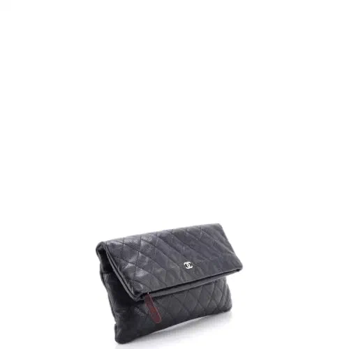 Chanel, Pre-Loved Beauty CC Clutch — view 3