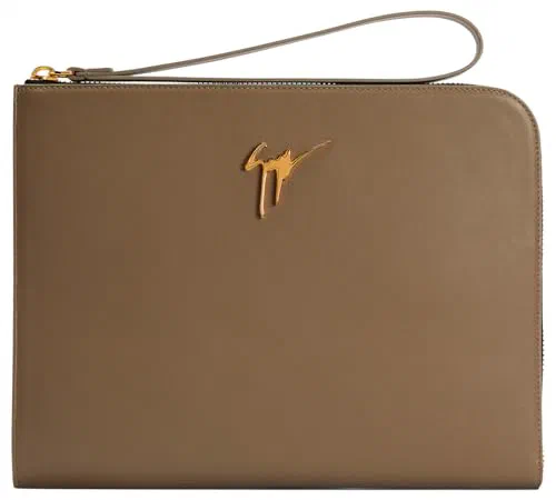 Fabian Pouch