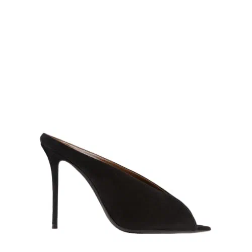 Giuseppe Zanotti, Intriigo Cluedo 105