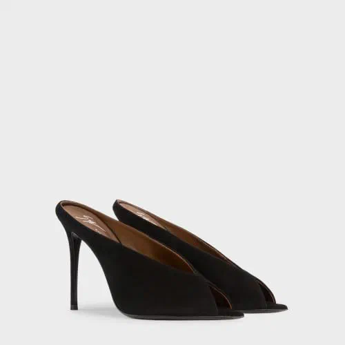 Giuseppe Zanotti, Intriigo Cluedo 105 — view 3