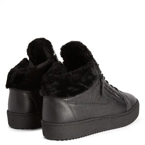 Giuseppe Zanotti, Kriss Winter — view 3