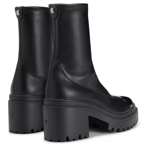 Giuseppe Zanotti, Lionora — view 3