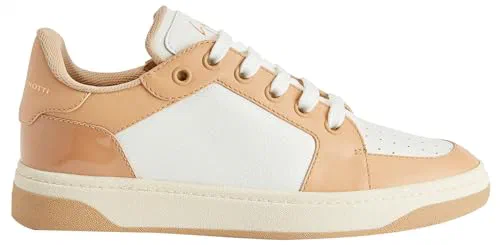 GZ94 Low Top Sneakers
